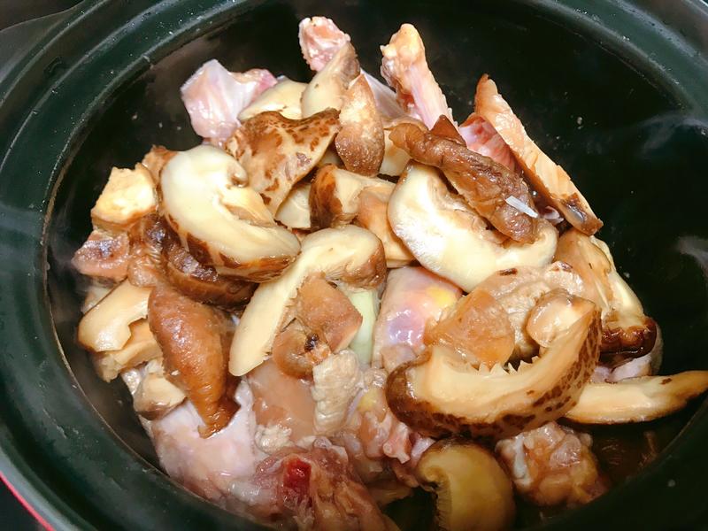 【标题】：丰胸猪蹄的做法：美味与健康的双重享受