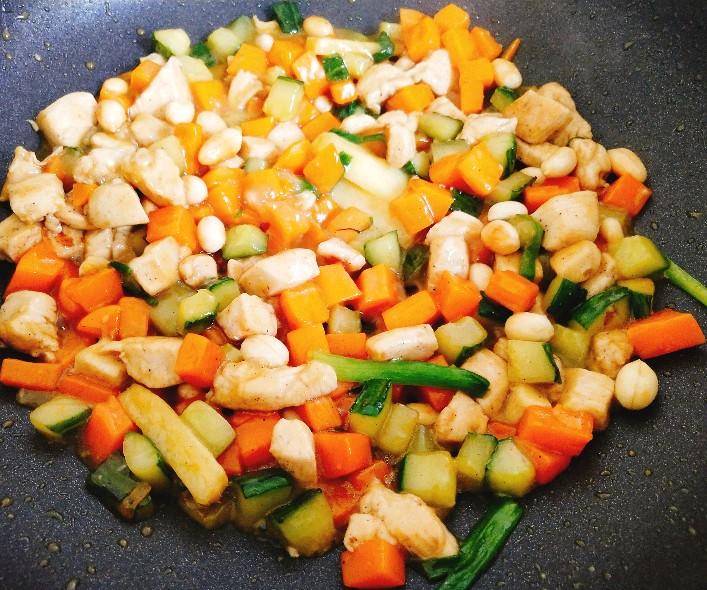 学校附近小吃加盟：抓住学生市场，实现财富梦想